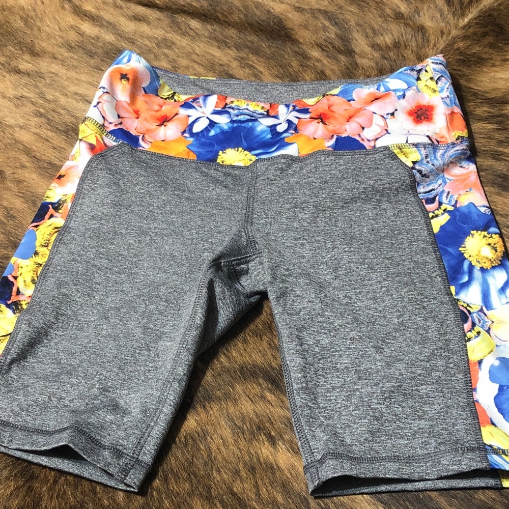 Everlasting shorts in size small